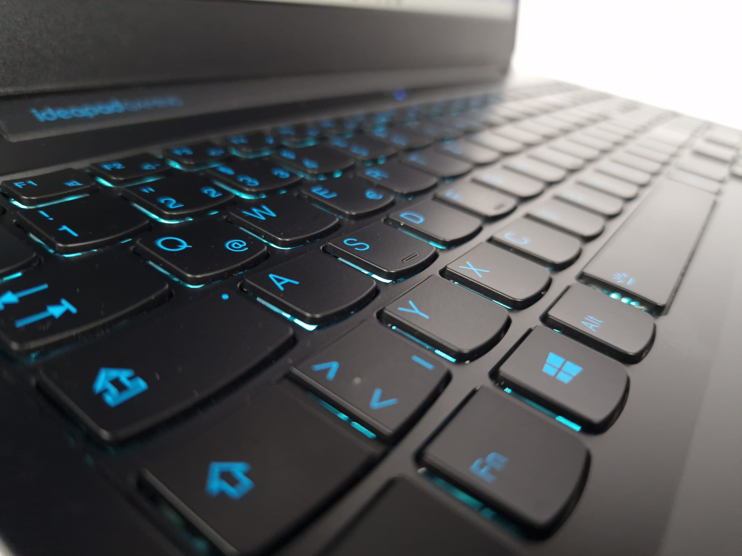 ⭐IdeaPad GAMING 3 – i5 10th, GTX 1650 4GB, 16GB RAM, 2xSSD – GAMING!⭐ – Bild 4