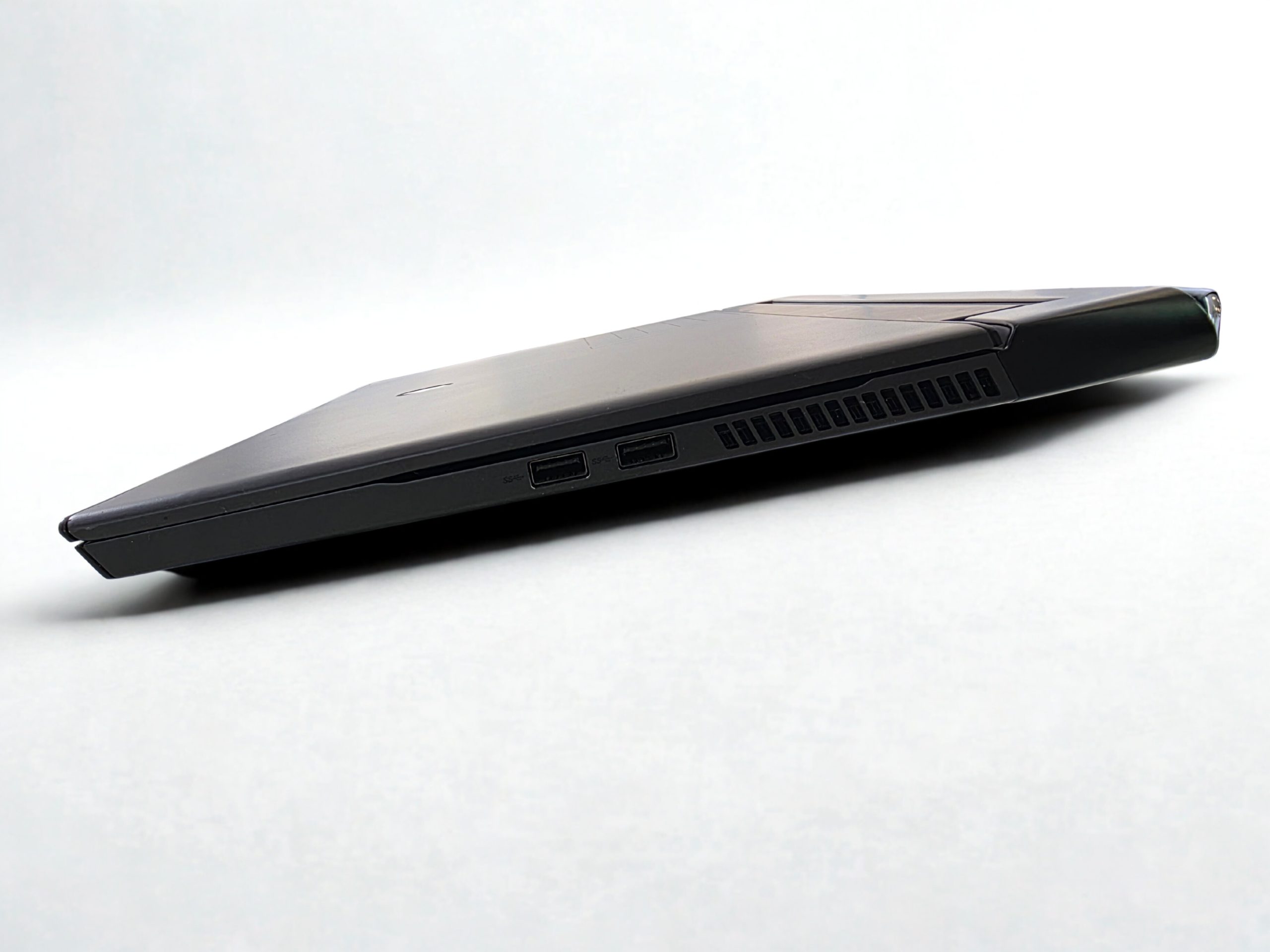 ⭐ALIENWARE M15 R2 – i7 9th, RTX 2070 8GB, 8GB RAM, 2x SSD, QWERTY – GAMING! – TOP!⭐ – Bild 10