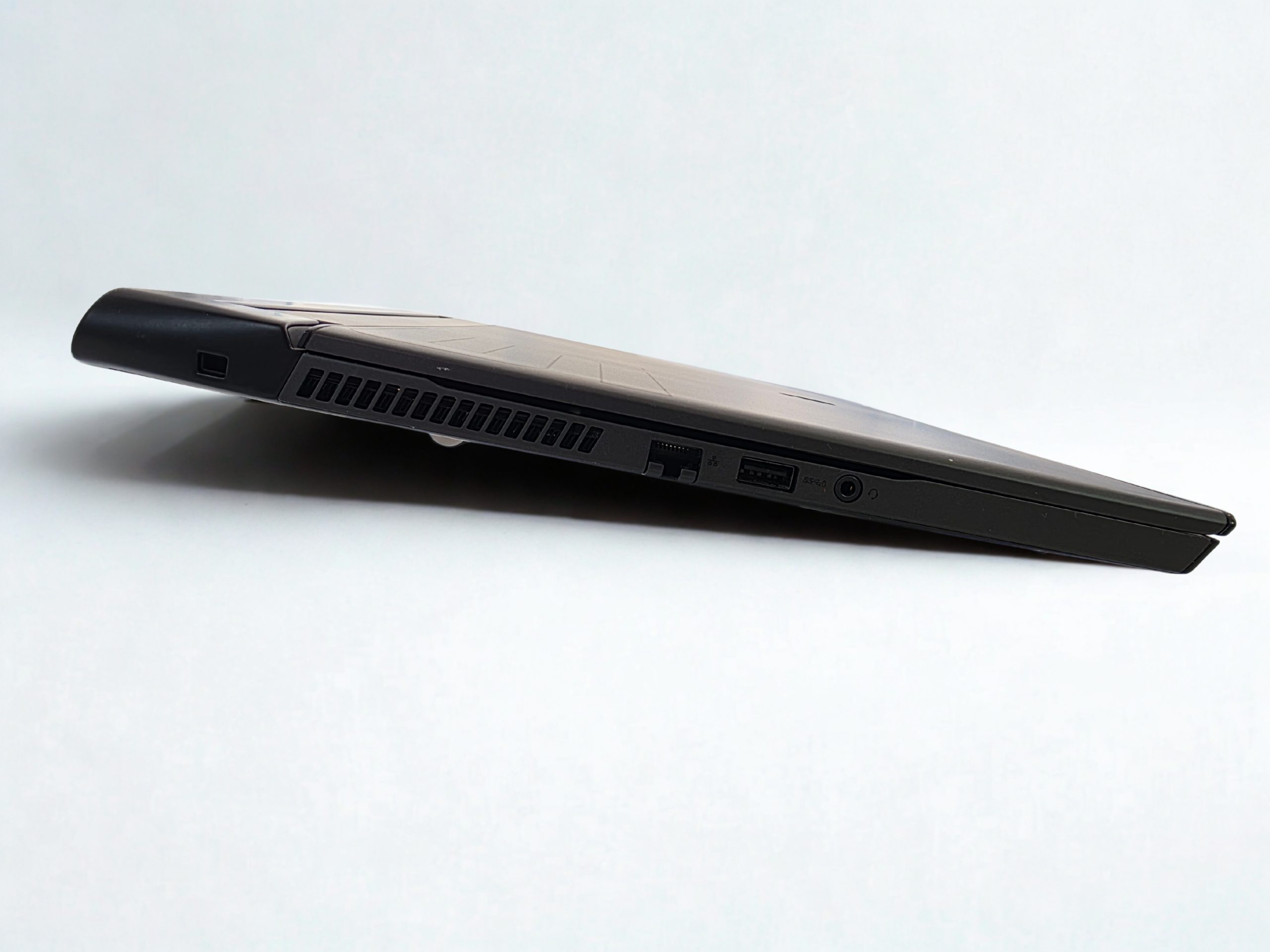 ⭐ALIENWARE M15 R2 – i7 9th, RTX 2070 8GB, 8GB RAM, 2x SSD, QWERTY – GAMING! – TOP!⭐ – Bild 11