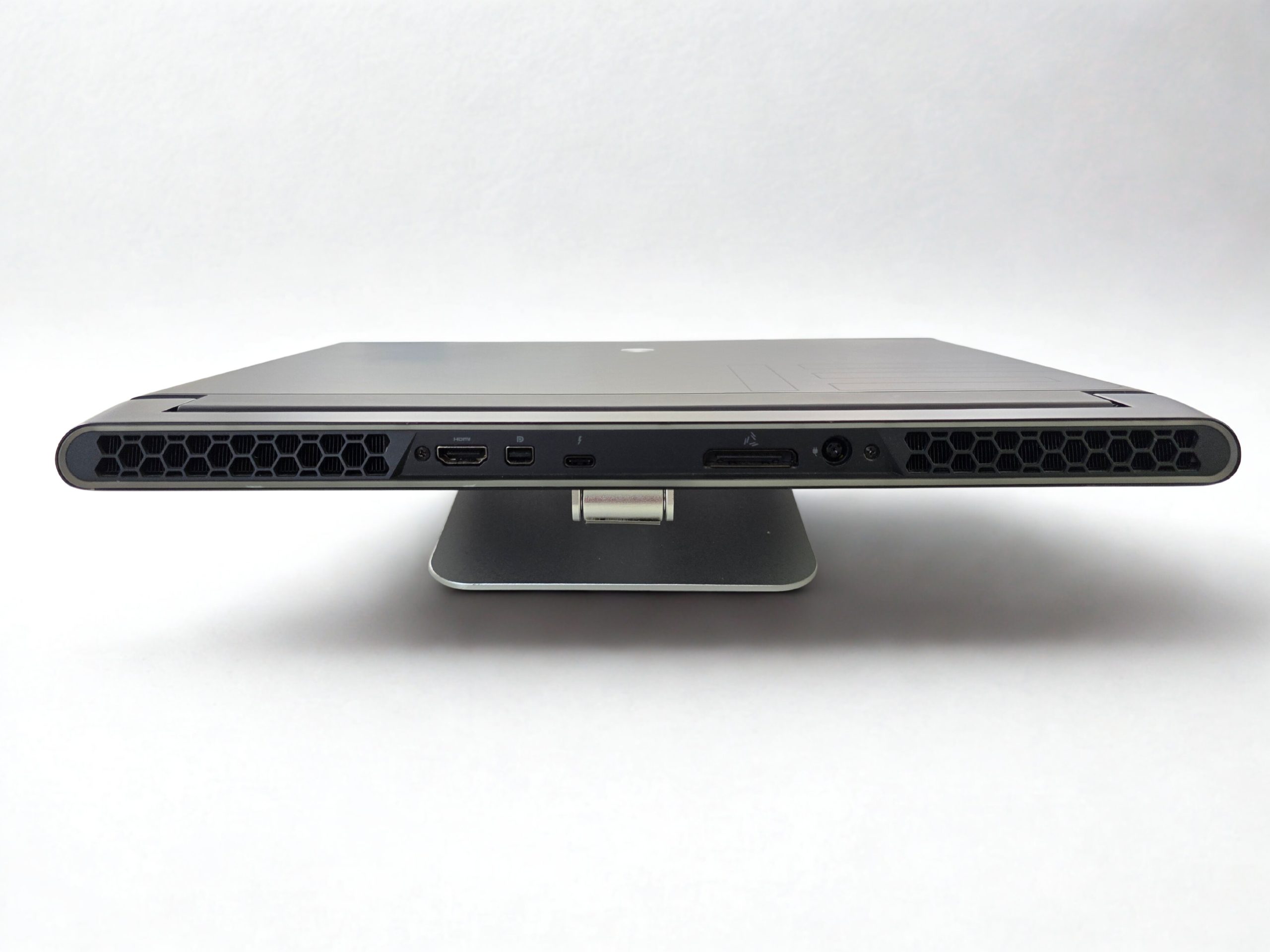⭐ALIENWARE M15 R2 – i7 9th, RTX 2070 8GB, 8GB RAM, 2x SSD, QWERTY – GAMING! – TOP!⭐ – Bild 12