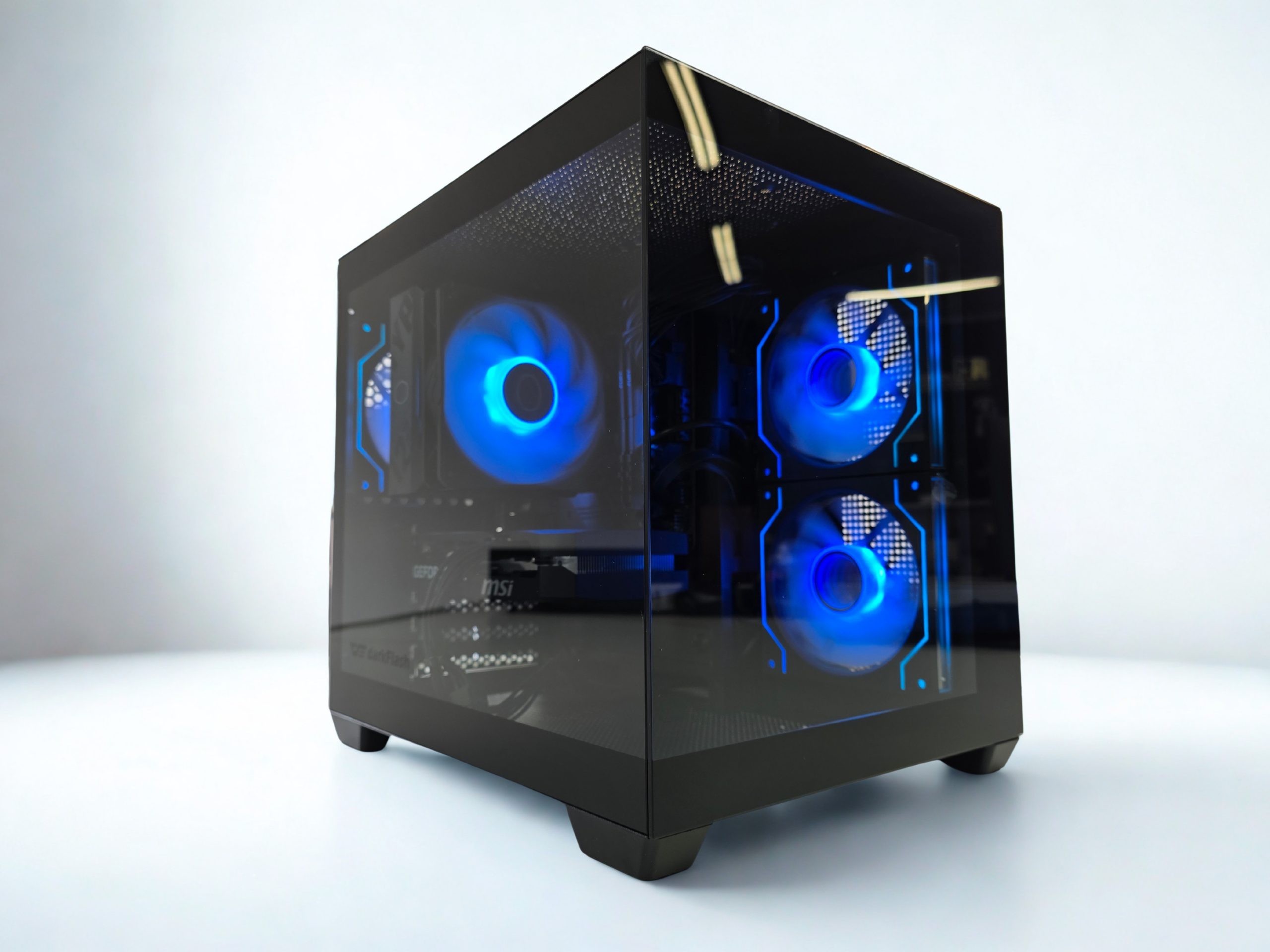 ⭐RMC Gaming MiniPC – RYZEN 5 5600XT, RTX5050 8GB, 16GB RAM, 1000GB SSD - TOP⭐ – Bild 3