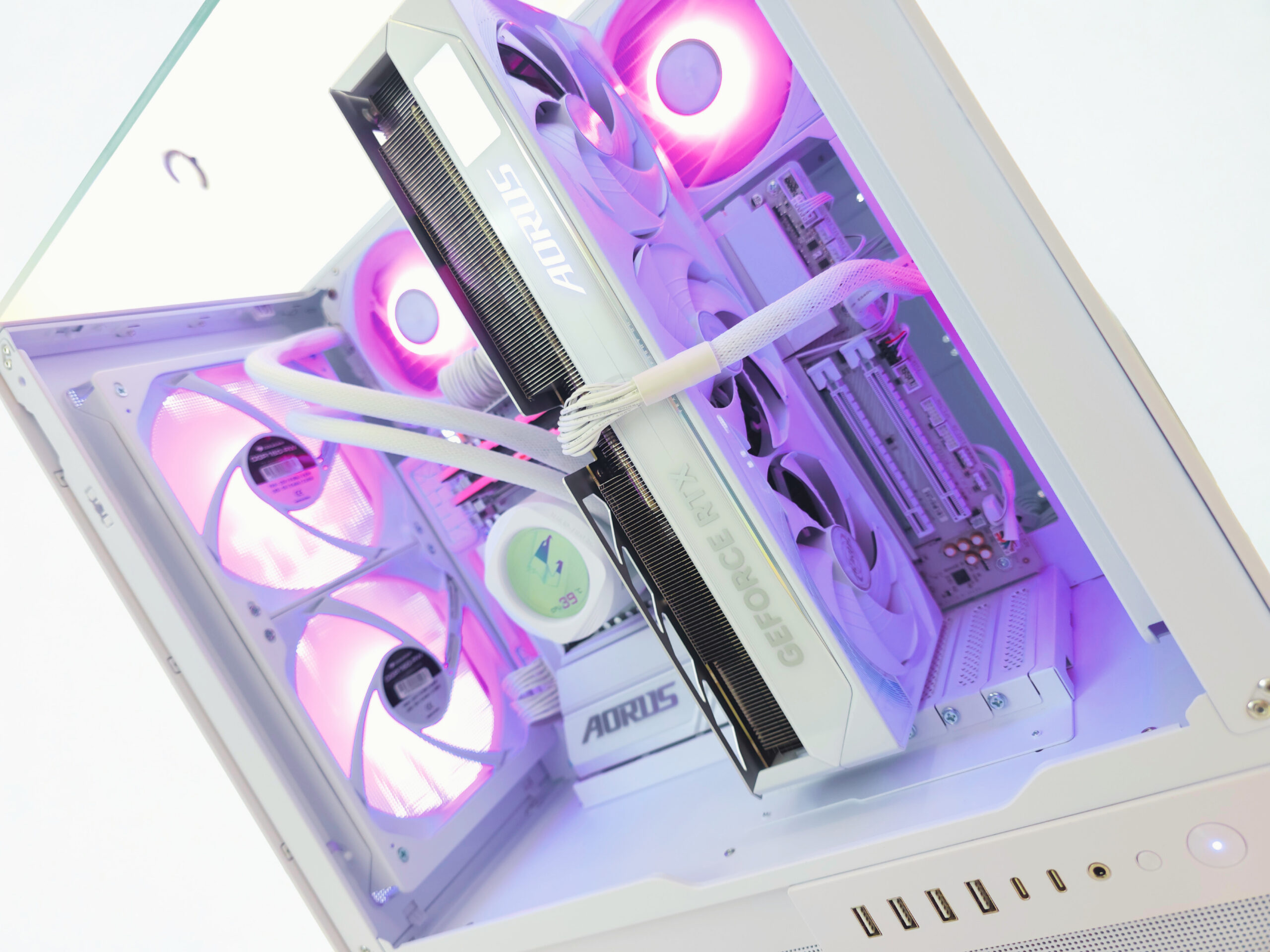 ⭐RMC AORUS Premium Gaming PC – Ryzen 9 9900X3D, RTX 5080 16GB, 32GB DDR5 RAM, 2000GB SSD, WaKU - TOP⭐ – Bild 4